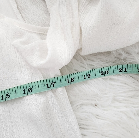 NAÏF Cold Shoulder Dress Size small. Good preowned condition. - Picture 4 of 7